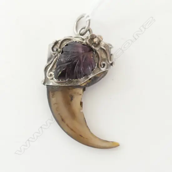 CLAW PENDANT w SILVER MOUNT & AMETHYST H.50mm