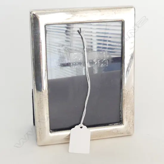 STG SILVER PHOTO FRAME SHEFFIELD 2004 160x125mm