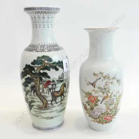 2 JAPANESE VASES H.310mm