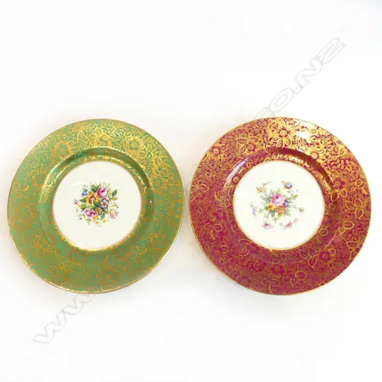 PAIR MINTON ENGLAND LARGE HAND PAINTED CABINET PLATES WITH GOLD DETAILING ONE SIGNED B.SMITH D.270MM