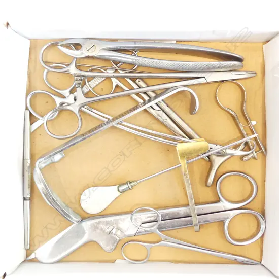 13 VINTAGE MEDICAL TOOLS INCLUDES FORCEPS, PROBE, ARTERY FORCEPS, RETRACTOR, NASAL SPECULUM ETC
