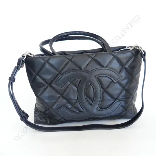 BLACK FAUX CHANEL STYLE HANDBAG