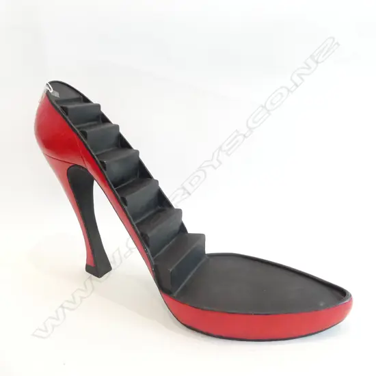LARGE HEAVY RED HIGH HEEL DISPLAY SHOE STAND L.65CM H.37CM