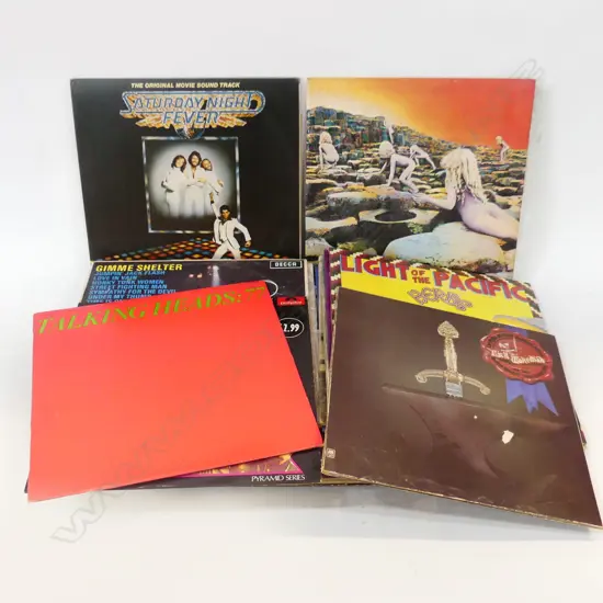 COLLECTION OF VINTAGE RECORDS MAINLY IN GOOD CONDITION