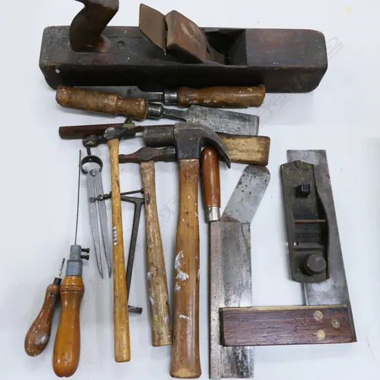 BOX LOT SMALL COLLECTION WOOD HANDLED VINTAGE TOOLS