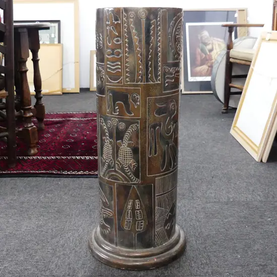 PAINTED RESIN STAND H.760mm