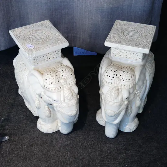 PR WHITE CERAMIC ELEPHANTS H.425mm