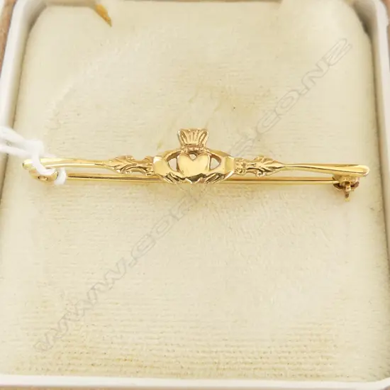 9CT GOLD HEART BAR BROOCH 2.6GMS
