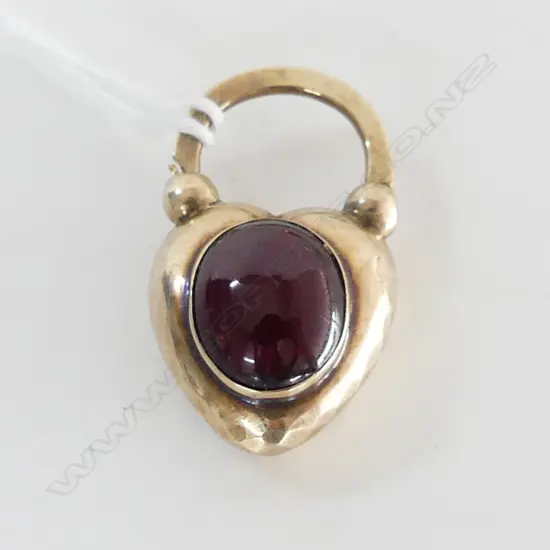 ANTIQUE ROSE GOLD HEART LOCK w. FOIL BACK GARNET 
