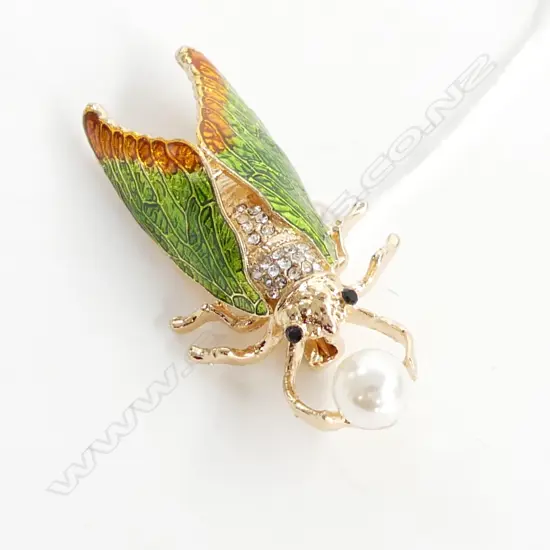 GOLD PLATED & ENAMEL CICADA BROOCH WITH FAUX PEARL