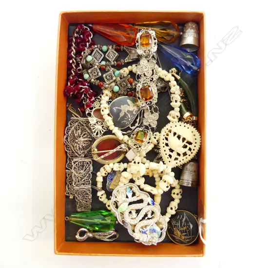 BAG VINTAGE COSTUME JEWELLERY: SILVER + BONE NECKLACE ETC