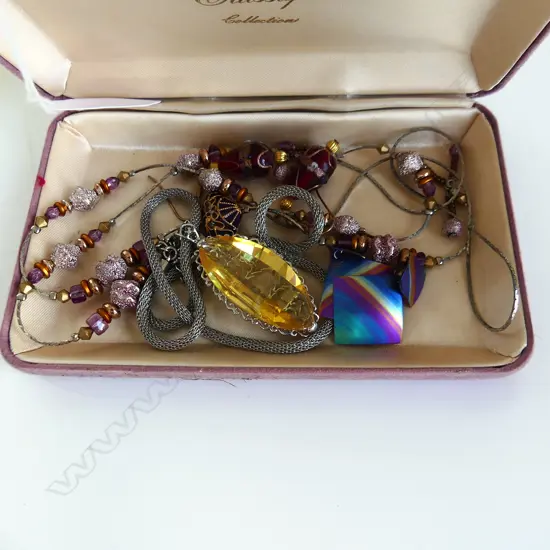 SMALL BOX COSTUME JEWELLERY