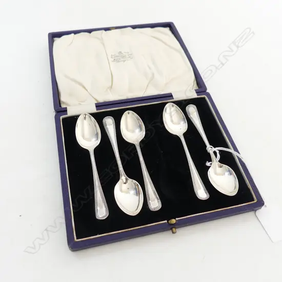 SET 5 SILVER TEASPOONS IN CASE bead pattern Sheffield 1933 65gms