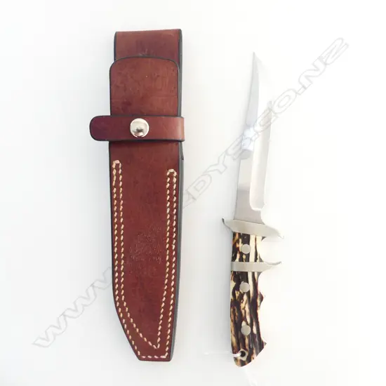 M SAITO JAPANESE STEEL QUALITY HUNTING KNIFE made in Australia in leather sheath