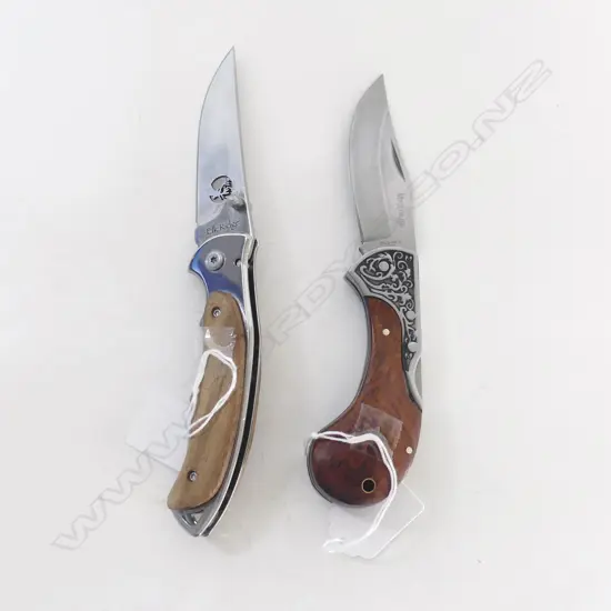 2 POCKET KNIVES WOOD HADLES & LOCKING STEEL BLADES