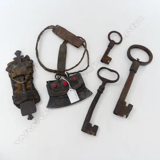 TIBETAN METAL ORNAMENT W.130mm, 3 KEYS, IRON CROSS H.215mm