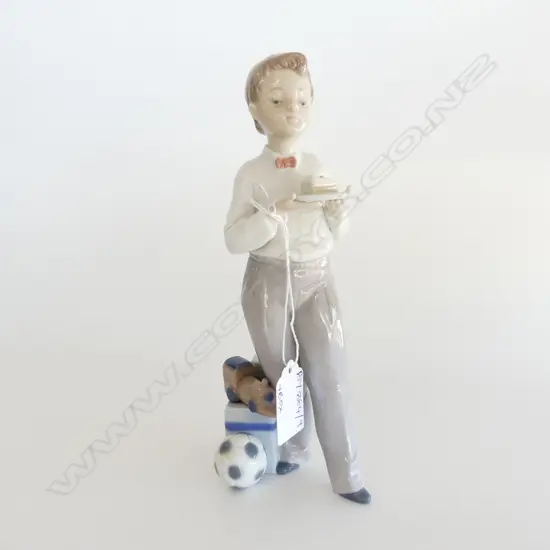LLADRO #5888 'GUEST OF HONOR' H.210mm + box