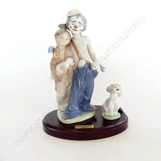 2 PCES LLADRO SOCIETY; #7686 'PALS FOREVER' H.225mm + DOG #7685 'A FRIEND FOR LIFE' H.75mm both w. box