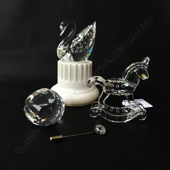 4 PCES SWAROVSKI: SWAN, BALL, PIN & ROCKING HORSE H.65mm