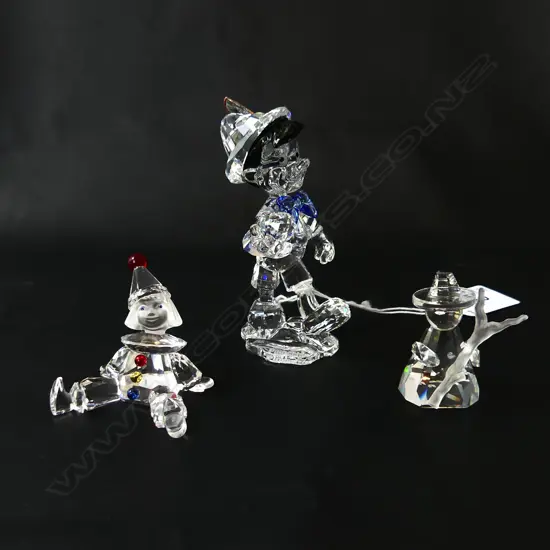 3 PCES SWAROVSKI: PERRIOT CLOWN, WISEMAN, PINOCCHIO H.95mm