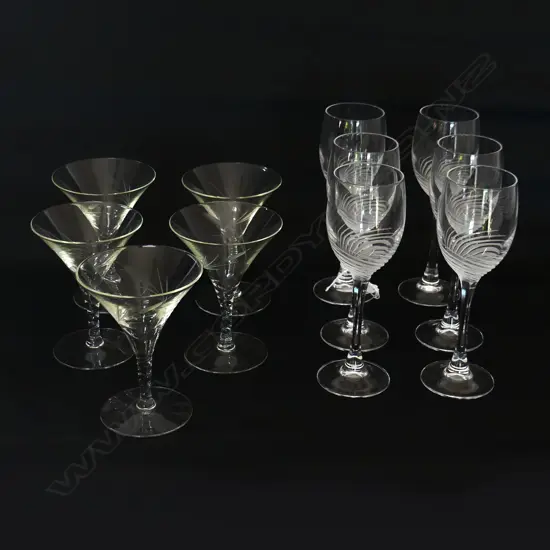 5 TWIST STEM MARTINI GLASSES & 6 PORT GLASSES