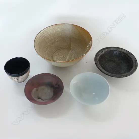 5 NZ STUDIO POTTERY BOWLS, 1 CAMPBELL HEGAN, 1 PETER SHEARER? & LRG FRUIT BOWL, DIA.260mm & 2 others