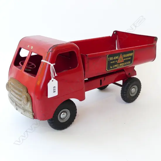 TRIANG DUMP TRUCK  GREAT CONDITION ORIGINAL PAINT & LOGOS L370MM