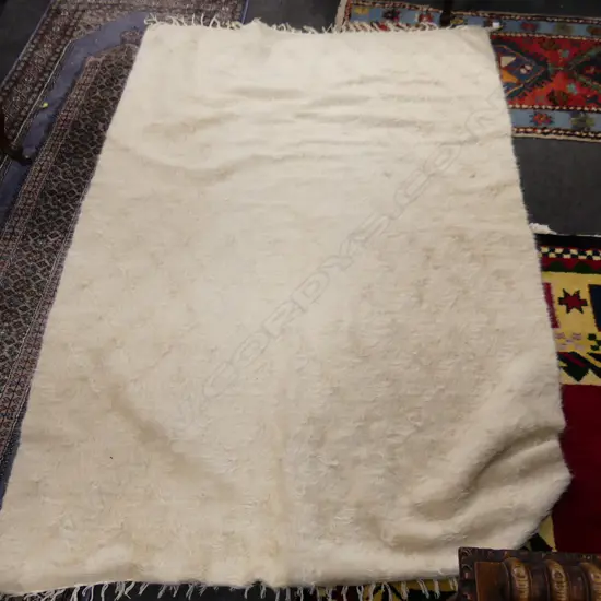 LG VINTAGE BERBER RUG; PALE MOHAIR ON COTTON 1900x1300mm