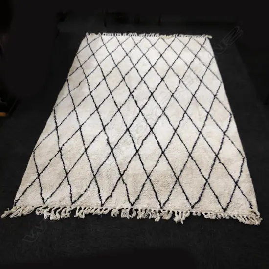 LG MACHINED BERBER RUG 2500x1620mm