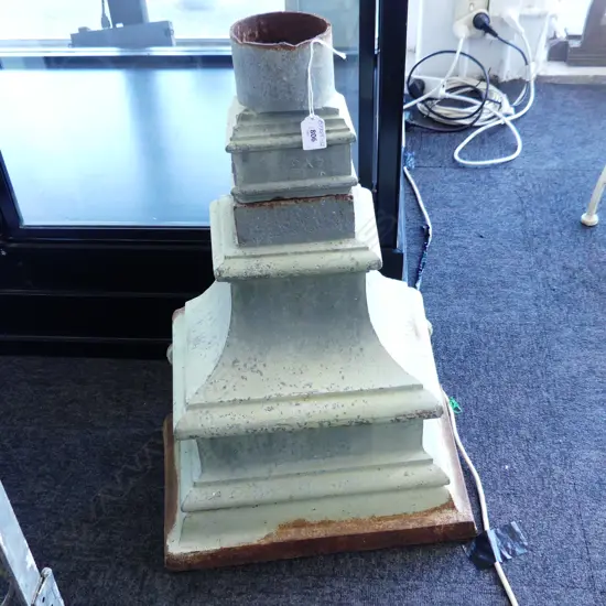 HEAVY VICTORIAN CAST IRON RAIN WATER HOPPER off a lge house or commercial building