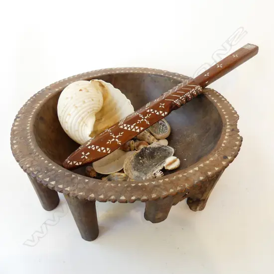 LG WOODEN KAVA BOWL 370mm dia + INLAID CLUB L.460mm & ASST. SHELLS