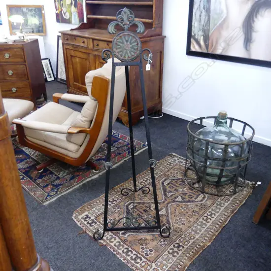 BLACK METAL EASEL H.1050mm