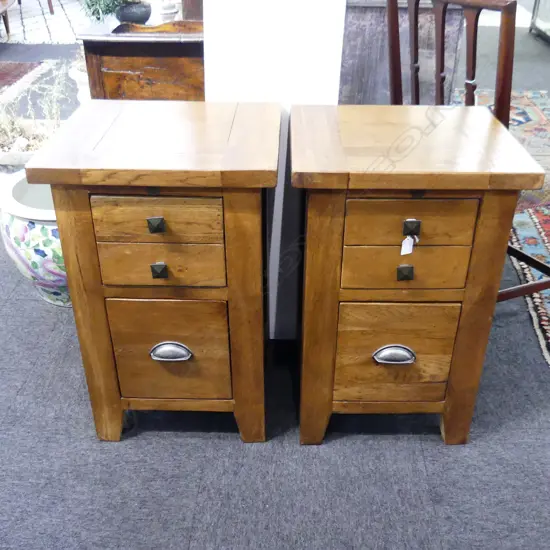 PR SOLID OAK BEDSIDE CABINETS 455x400x700mm