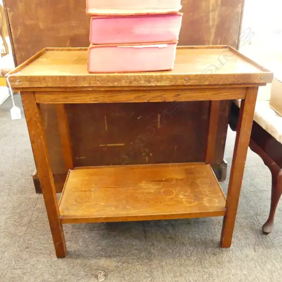 OAK SIDE TABLE w. TRAY TOP 730x405x715mm