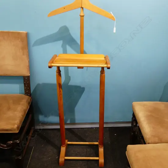 PINE VALET STAND H.1330mm