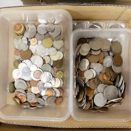 BOX ASST. NZ & WORLD COINS