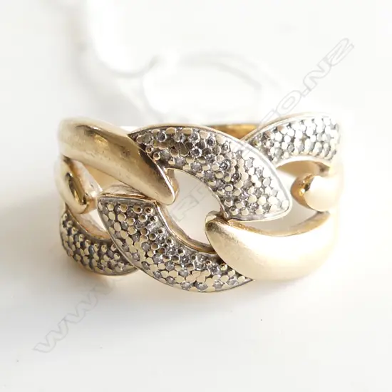 10ct GOLD MODERN OPEN DESIGN RING 6.9gms SIZE R