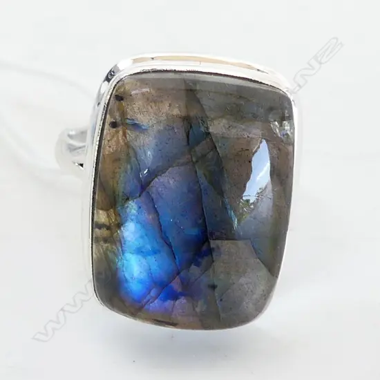 STG & LABRADORITE RING