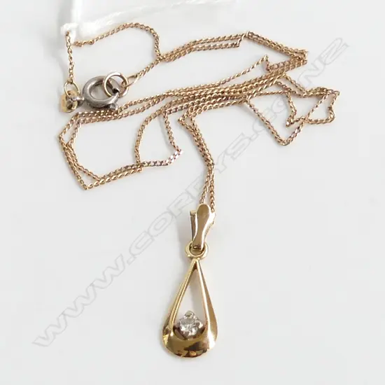 14ct GOLD & DIAMOND PENDANT ON 9CT GOLD CHAIN 2.5gms