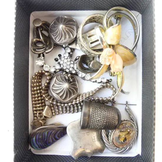 ASST. STG & SILVER TONE JEWELLERY, RINGS ETC