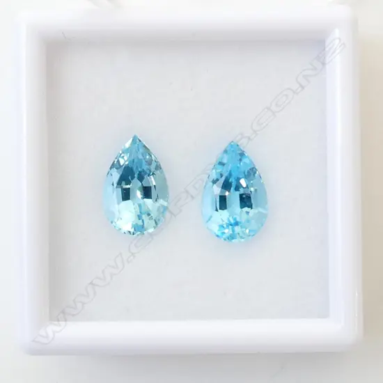 BLUE TOPAZ  PEAR SHAPE 2 = 8.08CT