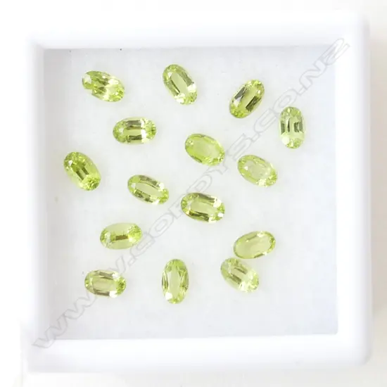 PERIDOT OVAL 5X3 MM 15 = 4.36CT