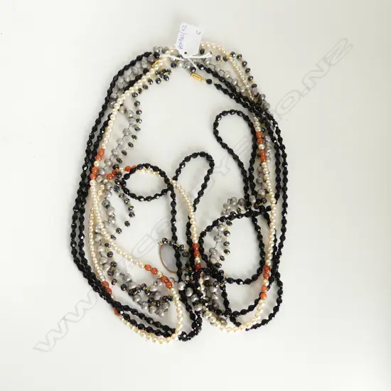 5 ASST. LONG COSTUME NECKLACES L.600mm
