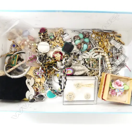 BOX ASST. COSTUME JEWELLERY