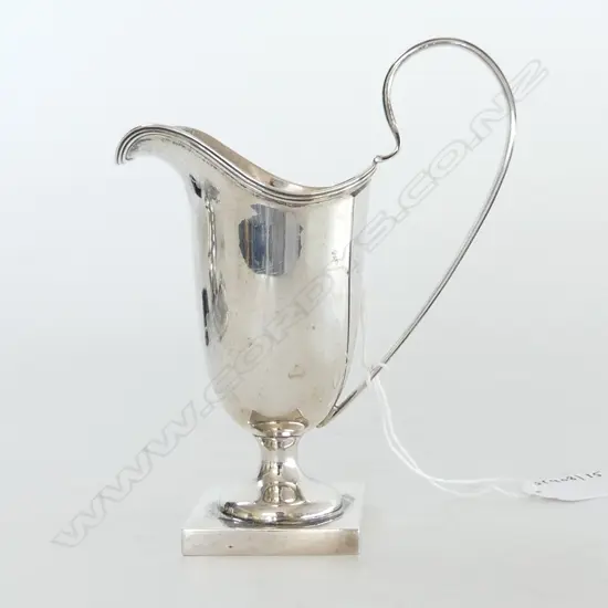 S/SILVER HELMET SHAPED CREAM JUG  137GRMS