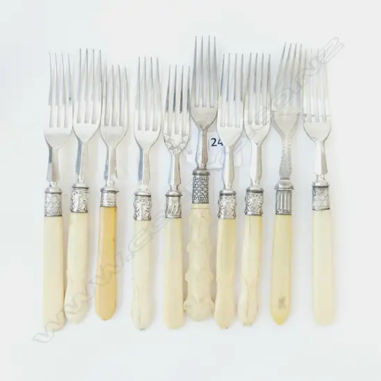 TEN VICTORIAN IVORY HANDLE FORKS L.175MM