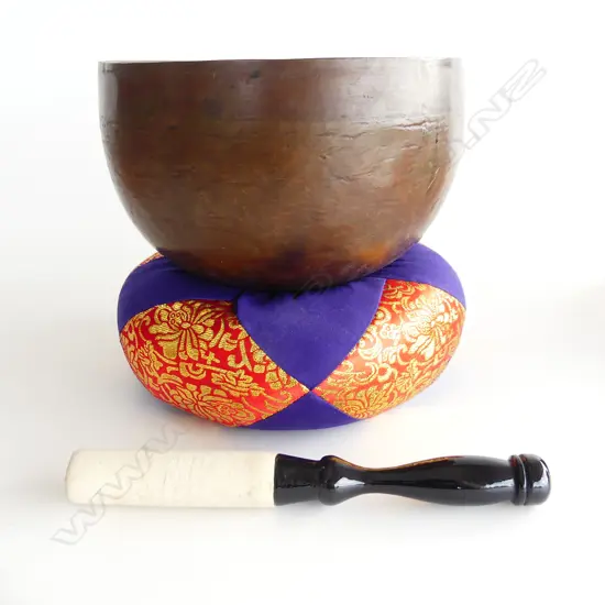 OLD JAPANESE SINGING BOWL ON A NEW CUSHION, DIA 200, H 140mm
