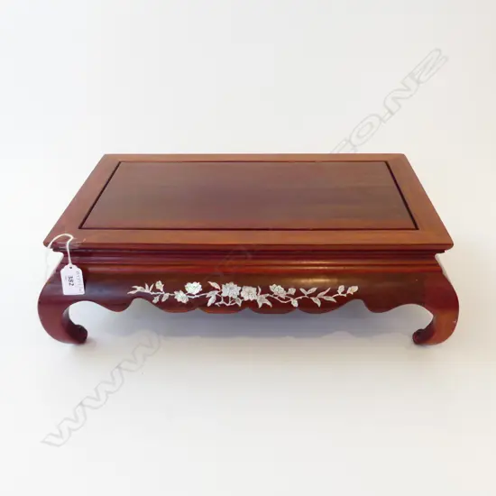 CHINESE ROSEWOOD STAND WITH FLORAL MOTHER OF PEARL INLAY L.45CM H.16CM