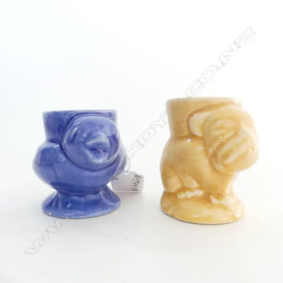 2 CROWN LYNN EGG CUPS: BLUE CHICK + TAN BULL DOG