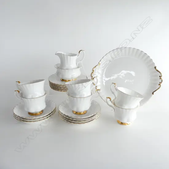23 PCE ROYAL ALBERT 'VAL D'OR' TEA SET; 6 TRIOS, MILK, SUGAR, PLATE + 2 EXTRA PLATES